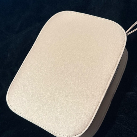 Giorgio Armani Pouch blush pink nude cosmetic toiletry case holder/ wristlet - Picture 14 of 15